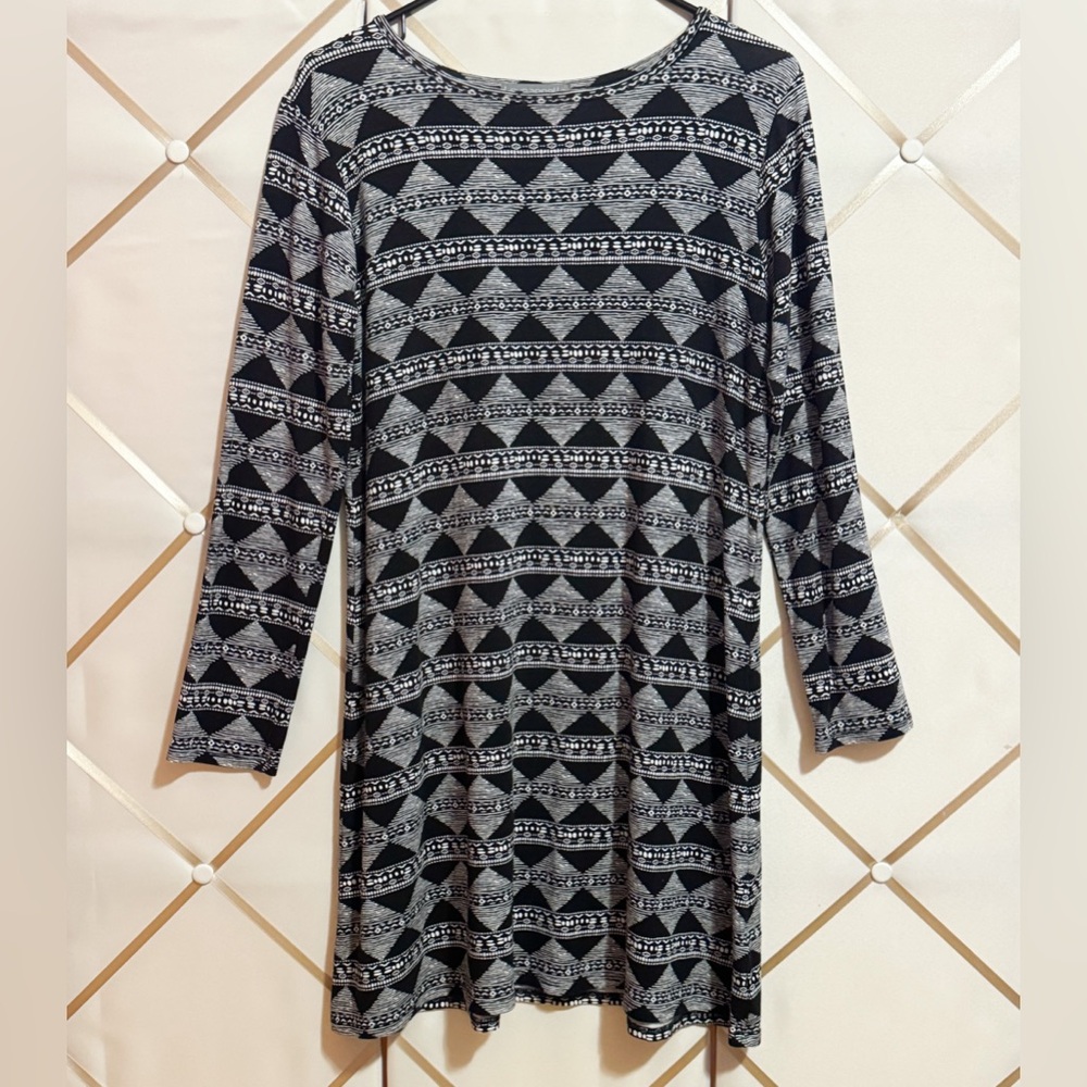 Loveappella | Geometric A-Line Dress | Size LP | B & W | NWOT